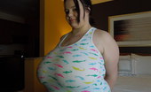 Divine Breasts 546381 Peyton Big Boobs 18yr Old Divine Breasts
