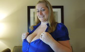 Divine Breasts 546573 Reyna Blonde Power Bosom Divine Breasts