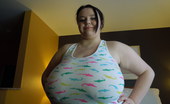 Divine Breasts 546894 Peyton Big Boobs 18yr Old Divine Breasts
