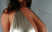Divine Breasts 547055 Maria Moore Cleavage Queen Divine Breasts
