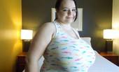 Divine Breasts 547114 Peyton Big Boobs 18yr Old Divine Breasts
