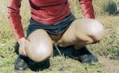 Pee Young 554739 See How This Girl Takes Off Her Underwear And Pisses In A Field Pee Young
