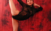 Flexi Angels 556951 Flexi Regina Young Regina With Legs Behind Her Neg Flexi Angels
