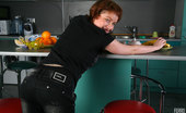 ePantyhose Land 560290 Amanda Smiley Chick Flashes Downtrousers And Slides Her Hand Into Her Dark Tights ePantyhose Land

