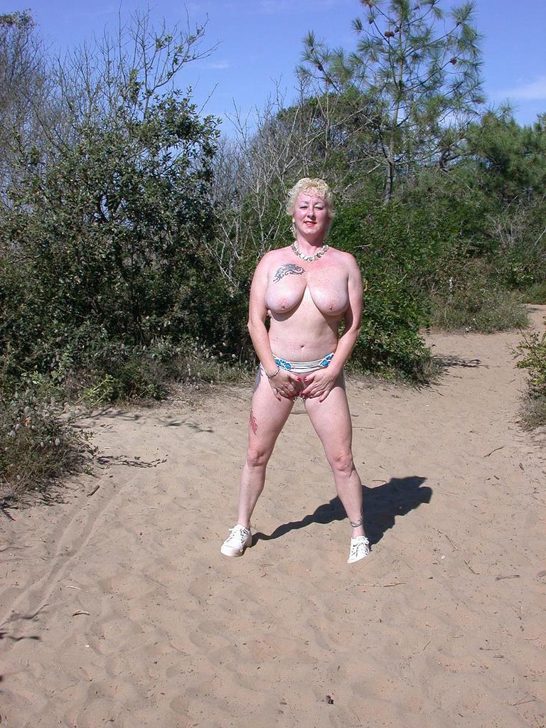 TAC Amateurs On The Beach I Show My Big Tits And Pussy And I Pee On Car Park 314226 pic