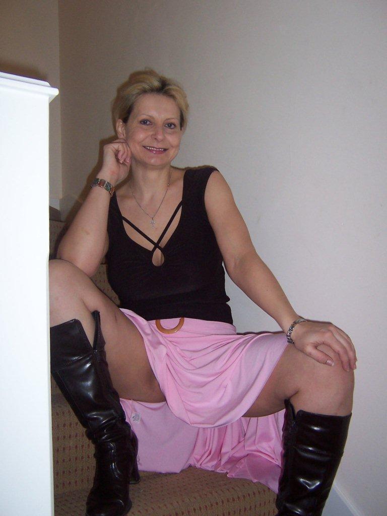 Bedfordshire Blonde Busty British Wife In Boots Flashes Her Panties 433014  pic