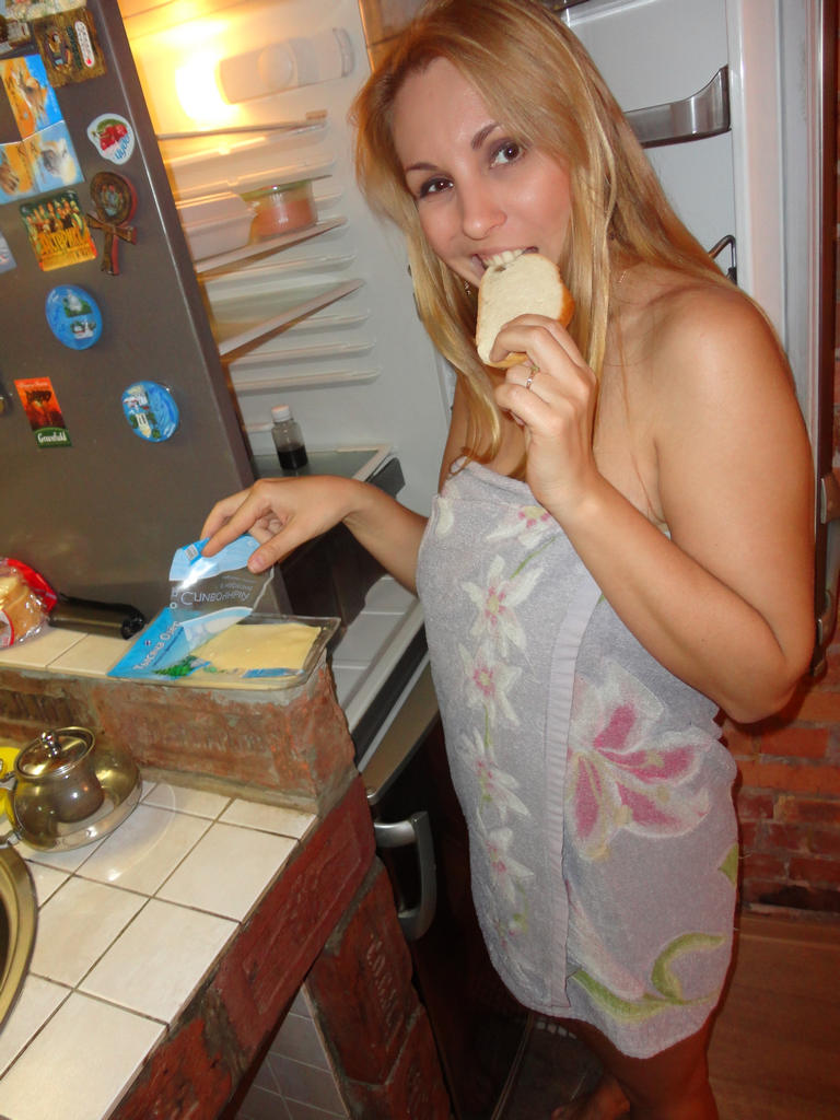 Blonde Ex GFs Naughty Blonde Amateur Sonya Hangs Out In The Kitchen And Entertains Herself By Engaging In A Hot Solo Blonde Ex GFs 566856 image